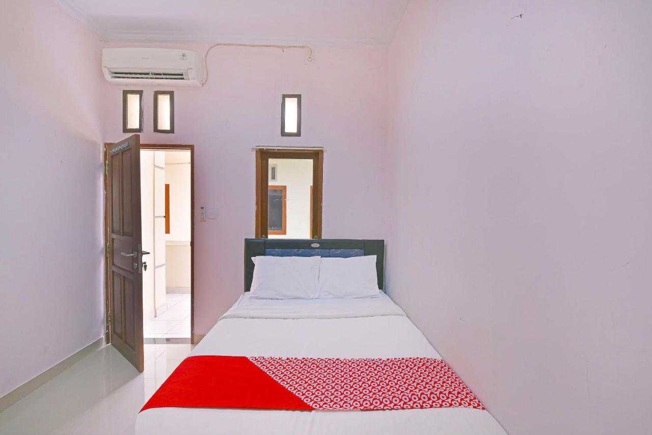 Oyo 91445 Sandat Guest House Denpasar  Ngoại thất bức ảnh